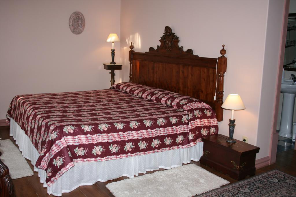 Bed and Breakfast Casa Dos Vargos Torres Novas Exterior foto